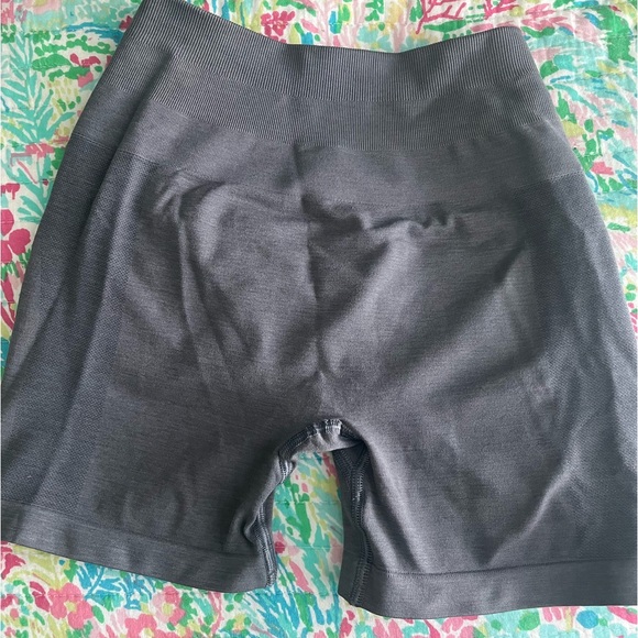 Alphalete amplify shorts - Picture 4 of 7